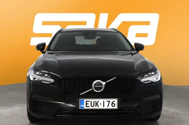 Musta Farmari, Volvo V90 – EUK-176