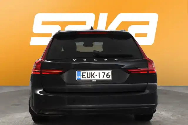 Musta Farmari, Volvo V90 – EUK-176