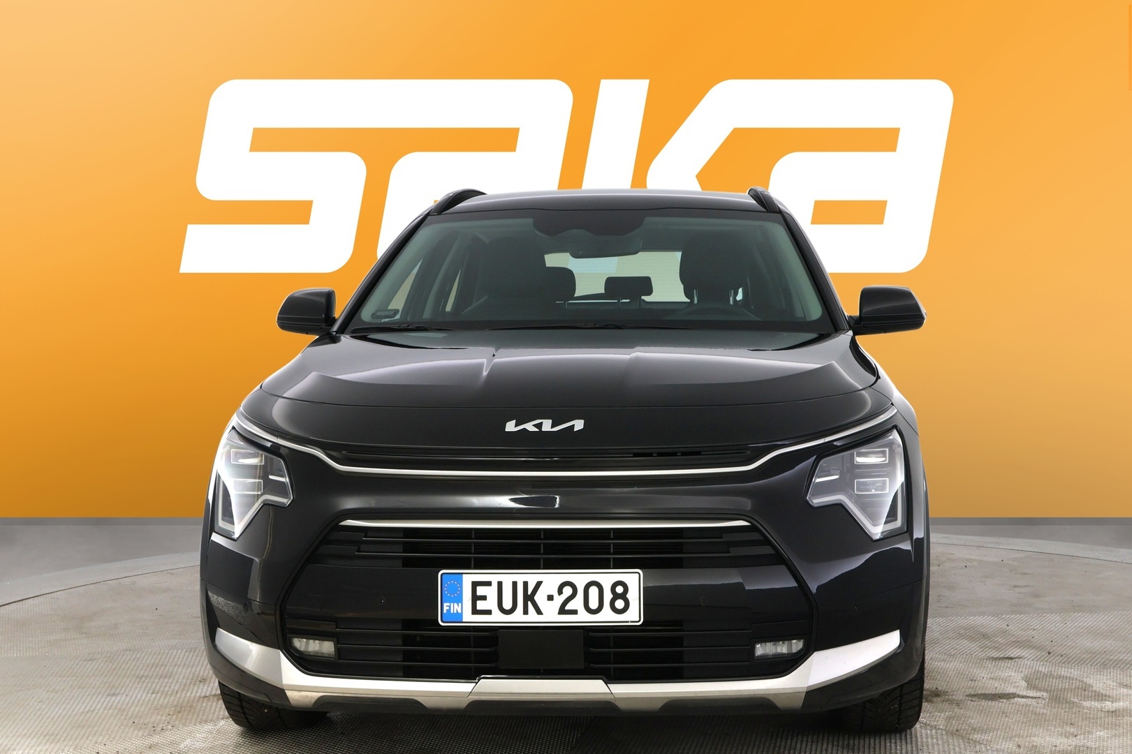 Musta Maastoauto, Kia Niro – EUK-208, kuva 2