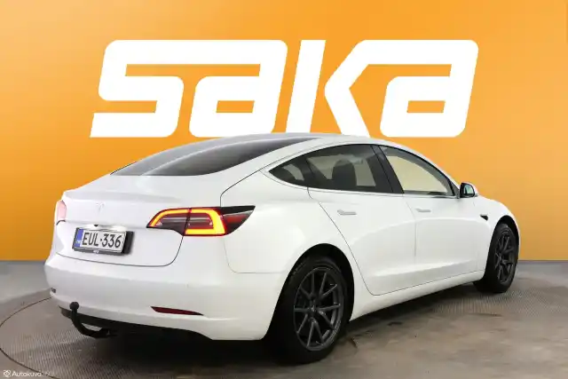 Valkoinen Sedan, Tesla Model 3 – EUL-336