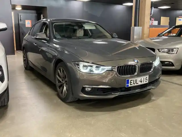 BMW 330