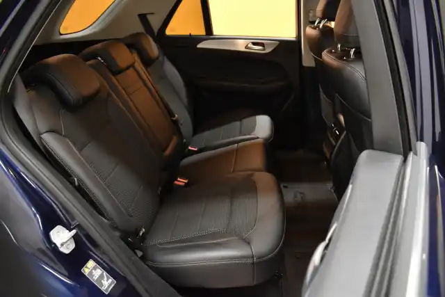 Sininen Maastoauto, Mercedes-Benz GLE – EUL-493