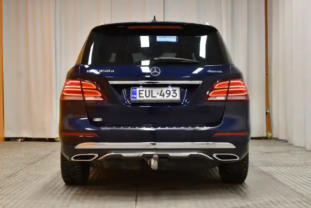 Sininen Maastoauto, Mercedes-Benz GLE – EUL-493