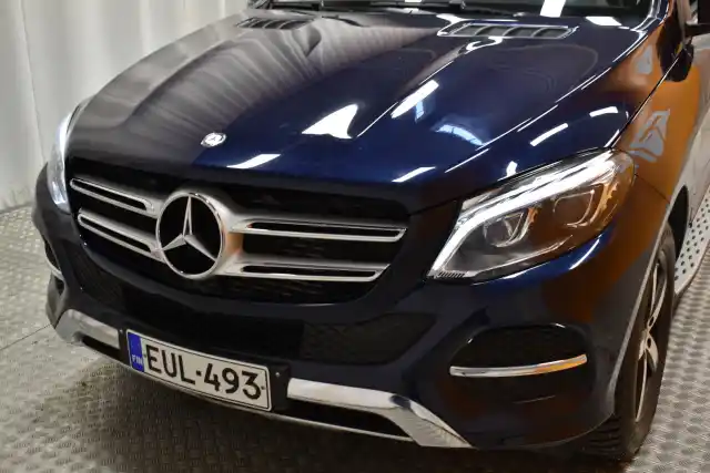 Sininen Maastoauto, Mercedes-Benz GLE – EUL-493