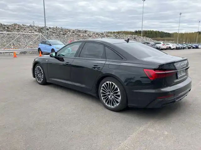 Musta Sedan, Audi A6 – EUL-796