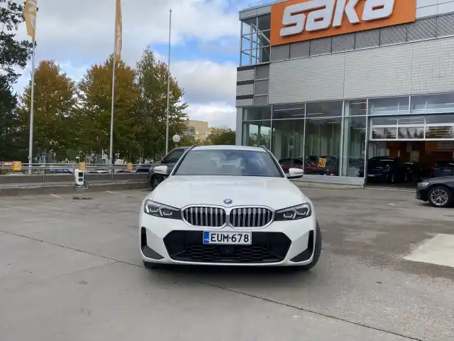 Valkoinen Farmari, BMW 330 – EUM-678