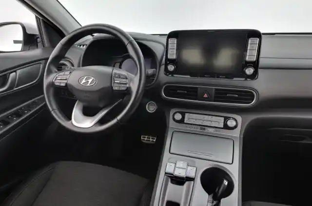 Valkoinen Maastoauto, Hyundai KONA ELECTRIC – EUN-406