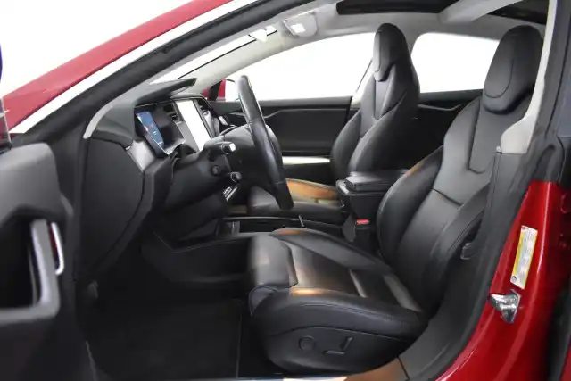 Punainen Sedan, Tesla Model S – EUN-493