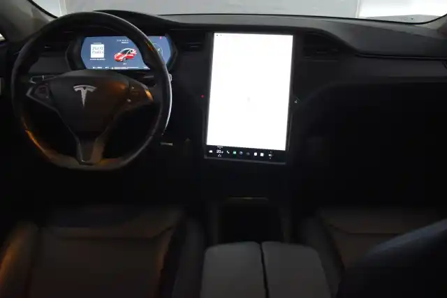 Punainen Sedan, Tesla Model S – EUN-493