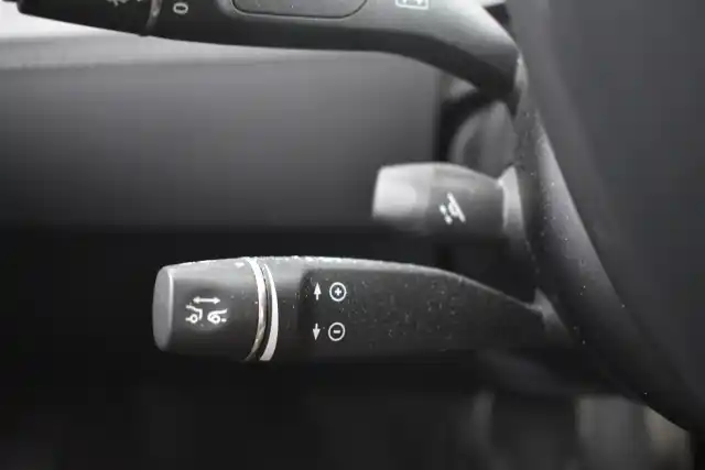 Punainen Sedan, Tesla Model S – EUN-493