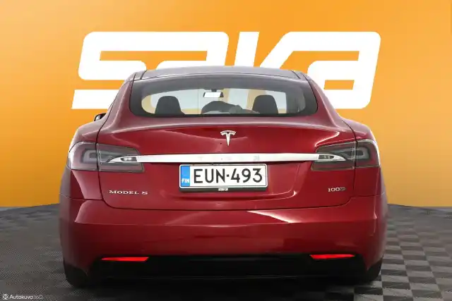 Punainen Sedan, Tesla Model S – EUN-493