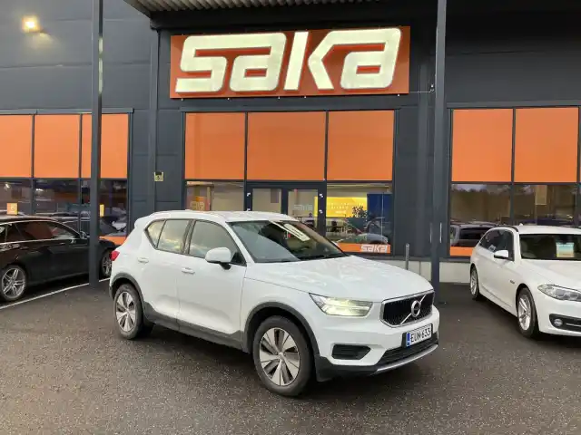 Valkoinen Maastoauto, Volvo XC40 – EUN-633