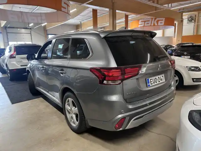 Harmaa Farmari, Mitsubishi Outlander – EUO-247