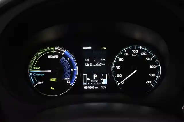 Harmaa Maastoauto, Mitsubishi OUTLANDER PHEV – EUO-247