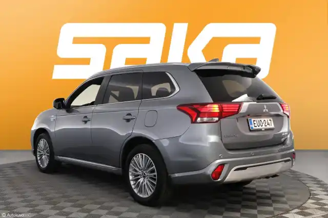 Harmaa Maastoauto, Mitsubishi OUTLANDER PHEV – EUO-247