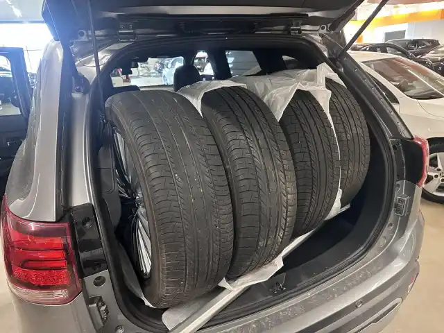 Harmaa Farmari, Mitsubishi Outlander – EUO-247