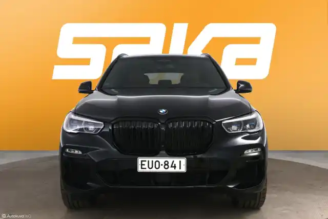 Sininen Maastoauto, BMW X5 – EUO-841