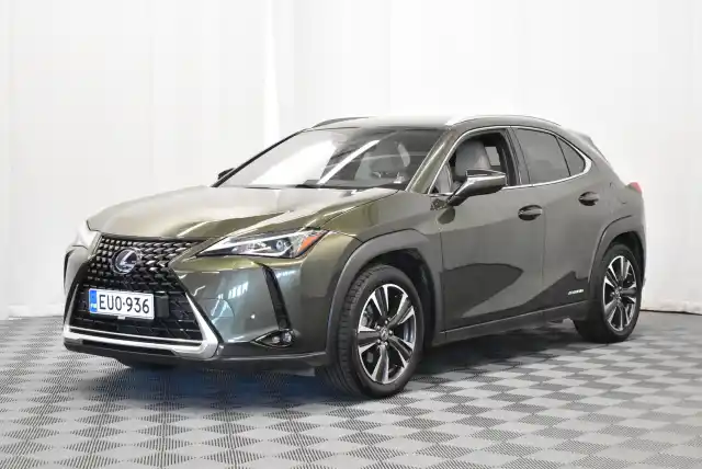 Vihreä Maastoauto, Lexus UX – EUO-936