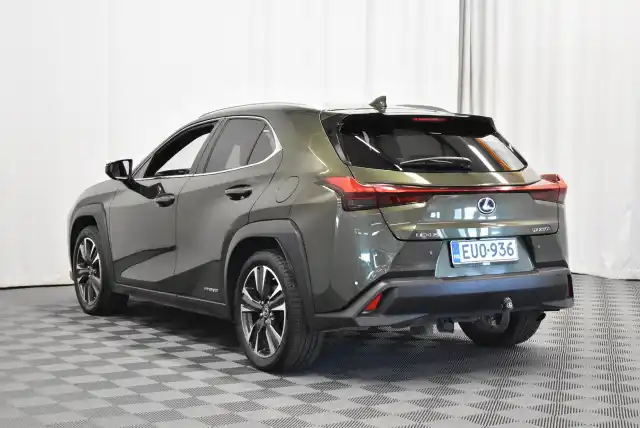 Vihreä Maastoauto, Lexus UX – EUO-936