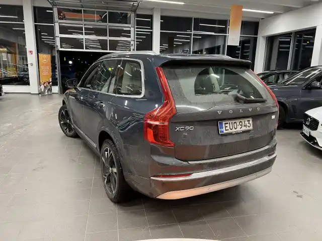 Harmaa Maastoauto, Volvo XC90 – EUO-943