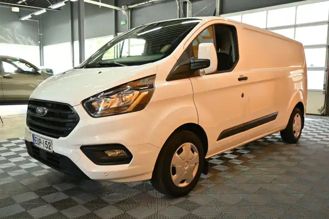 Valkoinen Pakettiauto, Ford Transit Custom – EUP-152