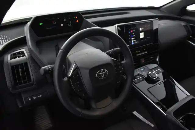 Musta Maastoauto, Toyota bZ4X – EUP-199