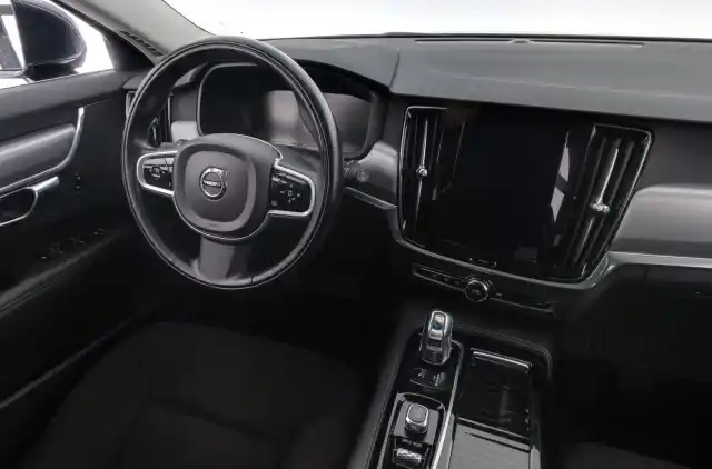 Harmaa Farmari, Volvo V90 – EUR-363