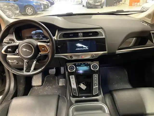 Harmaa Viistoperä, Jaguar I-PACE – EUR-389