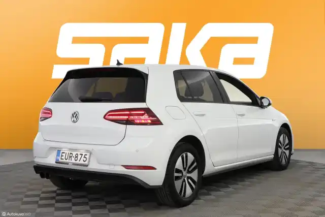 Valkoinen Viistoperä, Volkswagen Golf – EUR-875