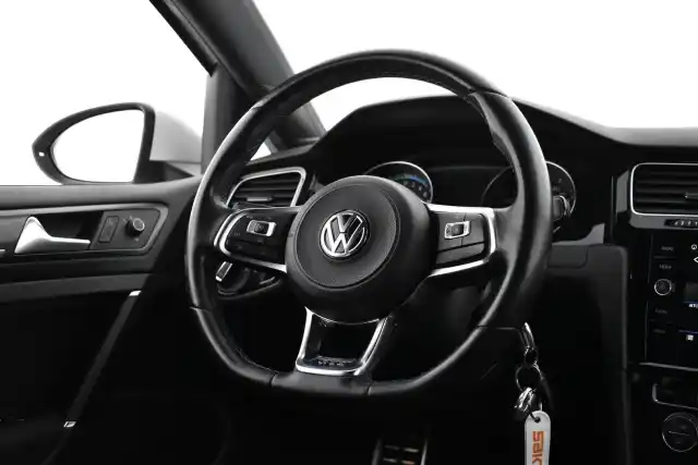 Valkoinen Viistoperä, Volkswagen Golf – EUR-875