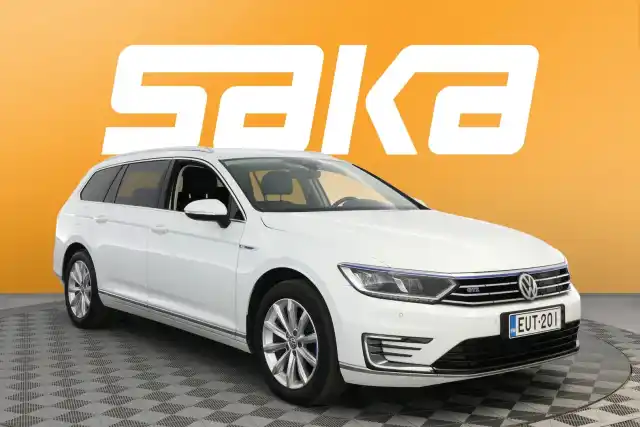 Valkoinen Farmari, Volkswagen Passat – EUT-201