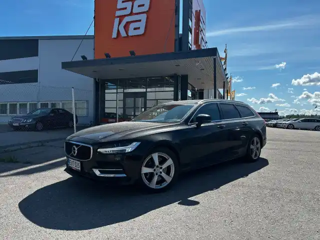 Musta Farmari, Volvo V90 – EUT-325