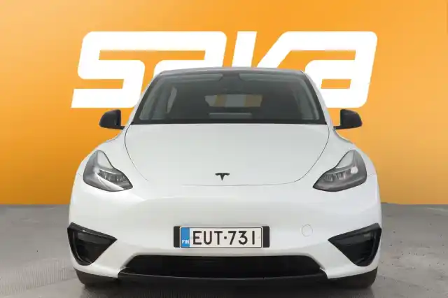 Valkoinen Tila-auto, Tesla Model Y – EUT-731