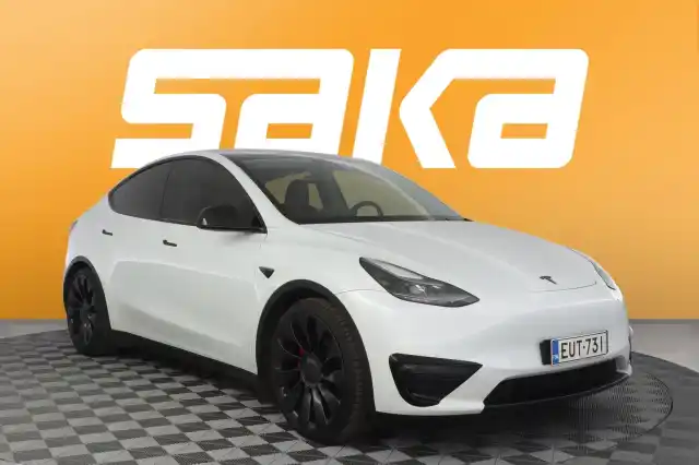 Valkoinen Maastoauto, Tesla Model Y – EUT-731