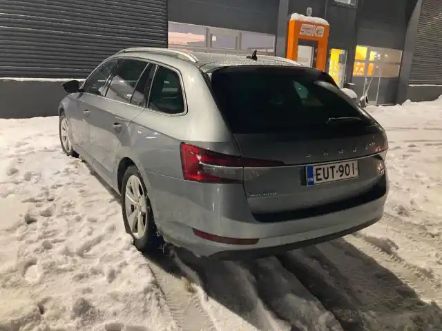 Harmaa Farmari, Skoda Superb – EUT-901