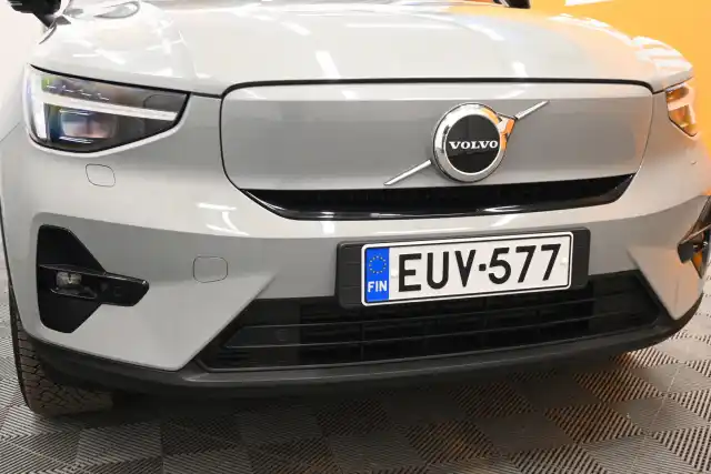 Harmaa Maastoauto, Volvo C40 – EUV-577