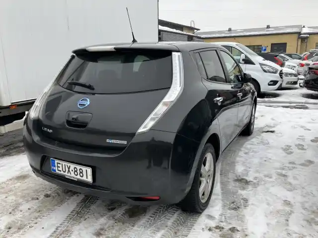 Musta Tila-auto, Nissan Leaf – EUX-881