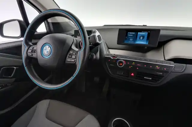 Musta Viistoperä, BMW i3 – EUX-912