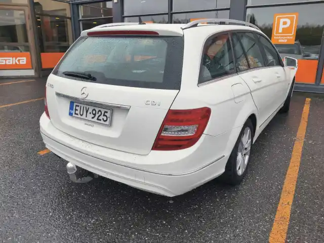 Valkoinen Farmari, Mercedes-Benz C – EUY-925