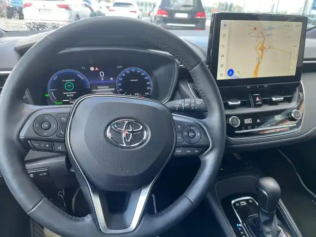 Valkoinen Farmari, Toyota Corolla – EVB-331