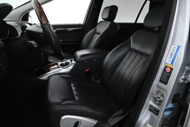 Hopea Tila-auto, Mercedes-Benz R – EVC-881