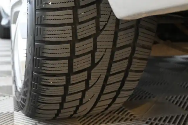 Hopea Tila-auto, Mercedes-Benz R – EVC-881