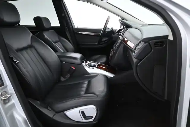Hopea Tila-auto, Mercedes-Benz R – EVC-881