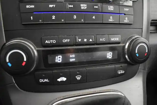 Harmaa Maastoauto, Honda CR-V – EVG-330