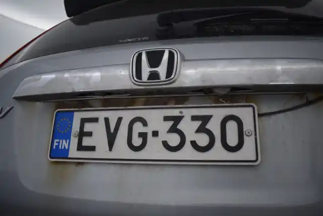 Harmaa Maastoauto, Honda CR-V – EVG-330