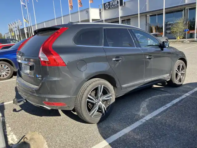 Harmaa Maastoauto, Volvo XC60 – EVK-511