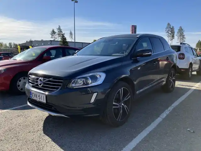 Harmaa Maastoauto, Volvo XC60 – EVK-511