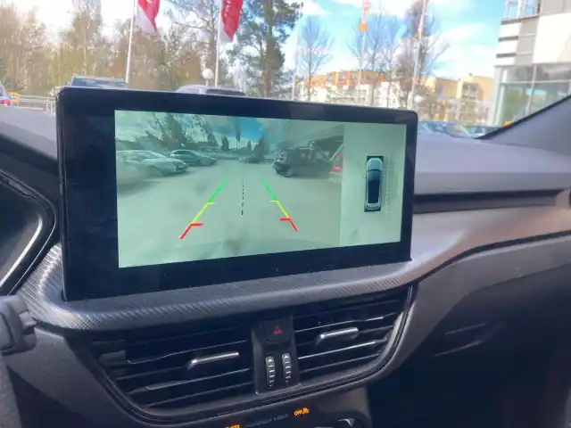 Harmaa Maastoauto, Ford Kuga – EVL-300