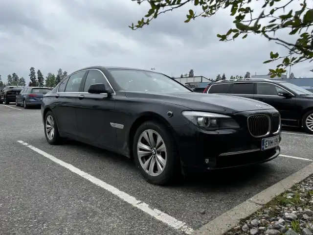 Musta Sedan, BMW 740 – EVM-191