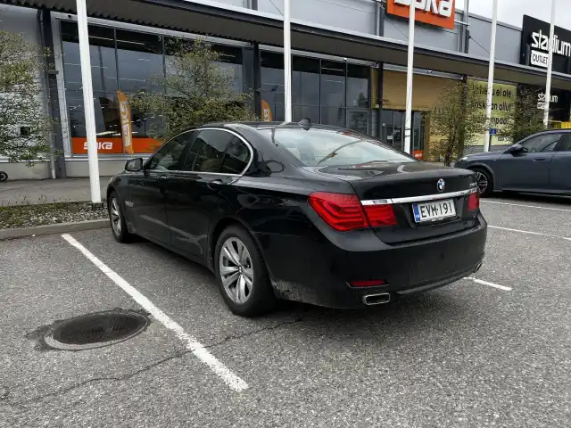 Musta Sedan, BMW 740 – EVM-191